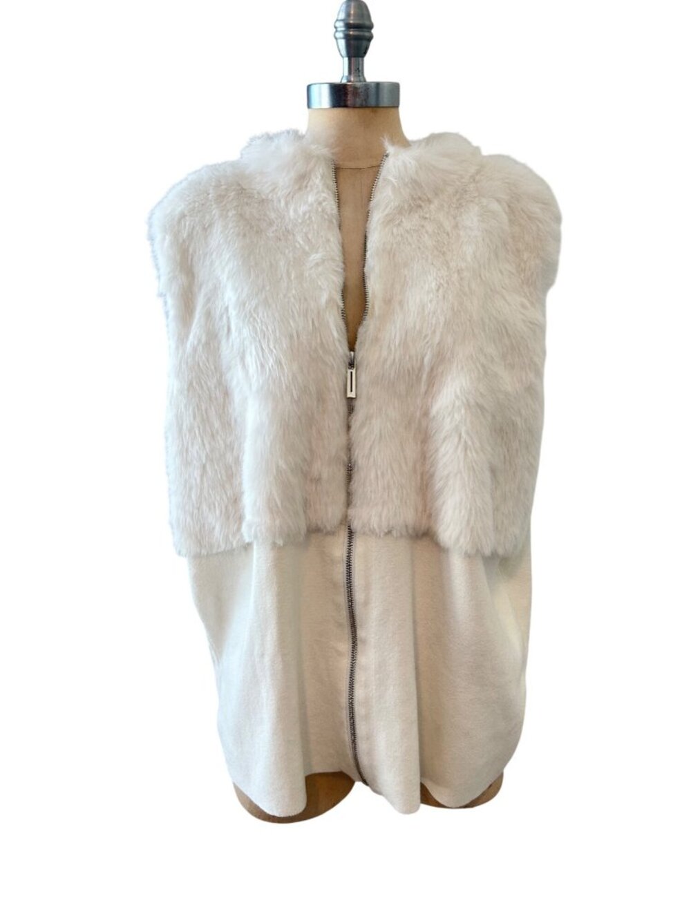 Chicos Luxe Faux Fur Vest Zenergy Collection Womens Size 4 XXL White NWOT